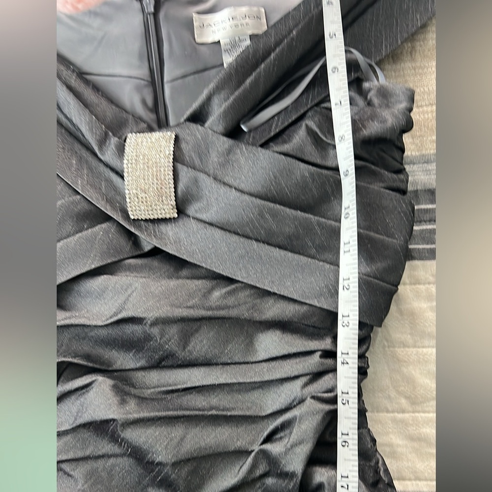 Jackie Jon,NY,Shimmering Silver, Instantly Slimming,Ruched Cocktail Dress,Size 4 - Picture 10 of 11